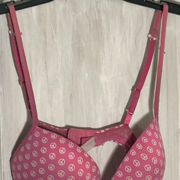 PINK Victoria's Secret Peace Sign Bra in Pink - Picture 4 of 5
